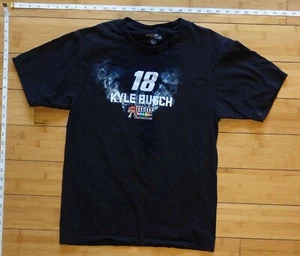 2019 Nascar Joe Gibbs Racing Kyle Busch #18 M&M Black T Shirt Short Sleeve Sz S - Picture 1 of 3