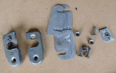 PESTILLOS DE PUERTA TRASERA JEEP GRAND WAGONEER 86-91 FSJ Foto 1 de 2