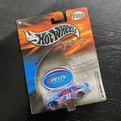 2001 年风火轮赛车坑板 #44 RICHARD PETTY 1:64 — 第 1/4 张图片