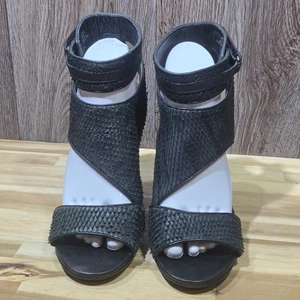 BCBG MAXAZRIA Piel de Serpiente Correa al Tobillo Tacones Cuero Negro Punta Abierta Sandalia 10 - Imagen 1 de 17