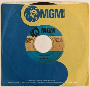 Gentrys KEEP ON DANCING/ SPREAD IT ON THICK garage rock 45 rpm 7" MGM MVG-527 - Picture 1 of 4