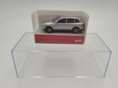 HERPA 1:87 PORSCHE CAYENNE ARGENTO - Immagine 1 di 3