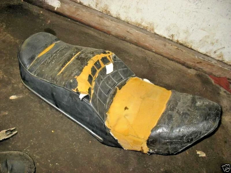 81 KAWASAKI KZ440 KZ 440 ASIENTO LTD ASY Foto 1 de 1