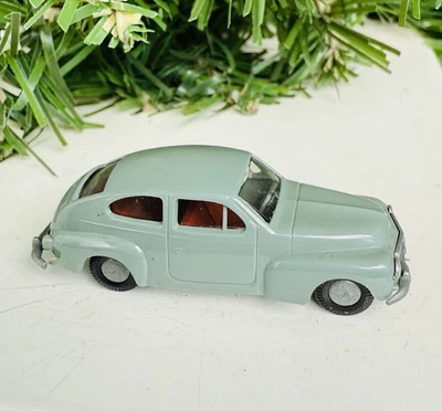 Coche sedán Praline 83903 Old Timer Volvo 544 gris plata escala 1:87 HO Micro Foto 1 de 4