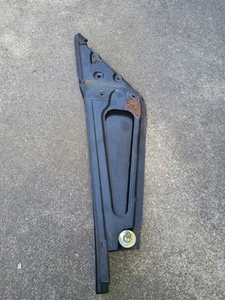 BMW E24 Front Window Guide Left Driver Side Weather Strip Seal 635csi 633csi M6 - Picture 1 of 4