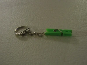 Vintage Kleidernadel Schlüsselanhänger - Bild 1 von 1