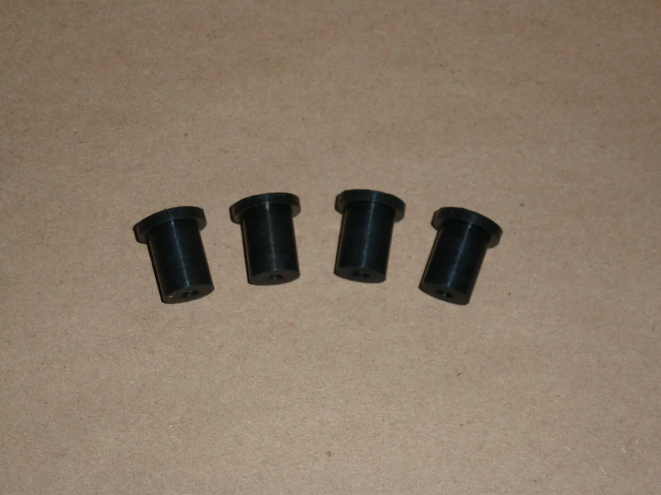 Juego de ojales buje de goma para guardabarros delantero Triumph BSA 97-4021 250 500 650 750 OIF Foto 1 de 1