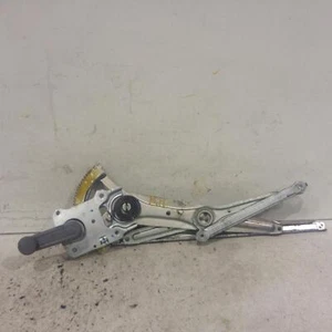 TOYOTA HILUX RIGHT FRONT WINDOW REG/MOTOR MANUAL, 03/05-08/15 05 06 07 08 09 10 - Picture 1 of 2