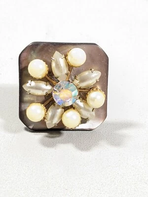 Anillo artesanal cuadrado concha imitación perla aurora boreal flor llamativo talla 7 Foto 1 de 4