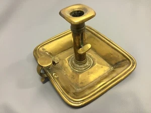 Vintage brass push-up chamberstick candle holder with handle - Picture 1 of 9