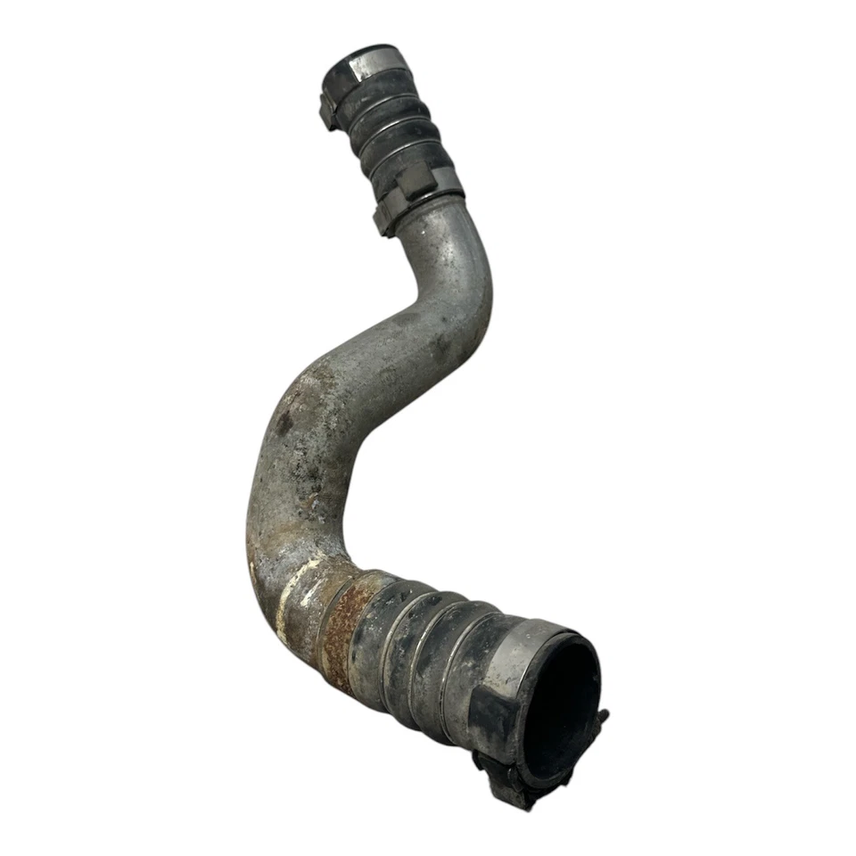 2016-2019 Nissan Titan XD 5.0L Diesel Intercooler Inlet Hose 14463EZ40A Foto 1 de 1