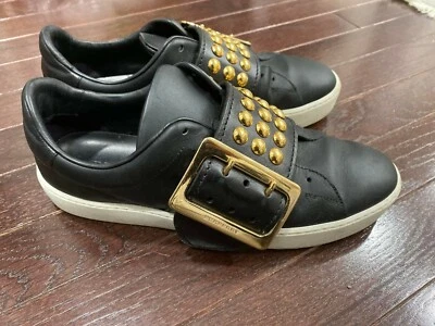 Burberry Correa de Cuero Negro con Tachuelas Doradas Zapatos Tenis Mujer Talla 38 Foto 1 de 4