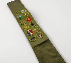 Fascia BSA verde oliva con 12 distintivi di merito circa 29" lunghezza e larghezza stretta MB-241 - Foto 1 di 10