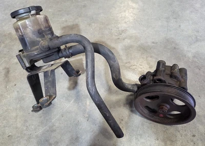 Power Steering Pump with Reservoir 2003-2009 Toyota 4Runner 2007-2009 FJ Cruiser - Image 1 of 4