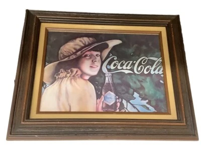Винтажная картина Coca-Cola с девушкой в желтом платье и старая рамка для картин - Изображение 1 из 2