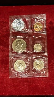 1960 P US Mint Set Silver Half Quarter & Dime UNC. - Image 1 of 4