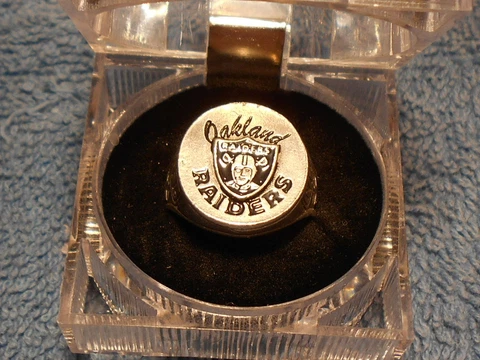 RINGS- OAKLAND RAIDERS  HAND PAINTED SCULPTED PEWTER  WITH TEAM LOGO SIZE-- 8 Cover