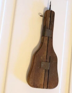 Antique Primitive Wooden Rug Hooking Shuttle Tool w/ needle 9” - Picture 1 of 2