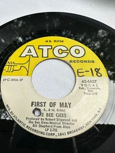Bee Gees - First Of May / Lamplight 7" 45 RPM Pop Disco Soft Rock VG - Imagen 1 de 2