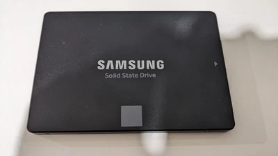 Samsung 850 Evo 1TB SSD (MZ-75E1T0) 3D V-NAND 2.5" SATA III 6Gb/s x 1 - Image 1 of 3