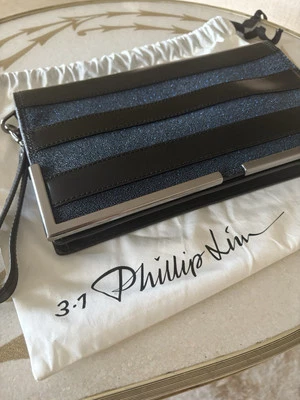 Bolso sin asas convertible 3.1 PHILLIP LIM de cuero negro/azul con solapa Scout ~ venta al por menor $695 Foto 1 de 4
