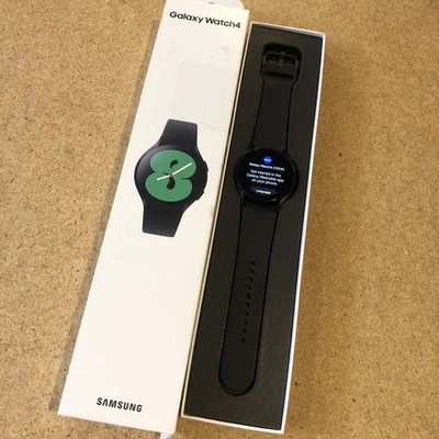 Samsung Galaxy Watch 4 40mm GPS Wifi Bluetooth Smartwatch SM-R860 Black S/M - Image 1 of 4