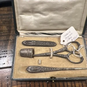 Antico astuccio/set da cucire francese in argento sterling con custodia circa 1900 - Foto 1 di 15