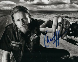 Charlie Hunnam handsigniertes 8x10 signed Photo Bild Pic und COA - Bild 1 von 1