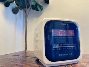 Vintage Sony Dream Machine ICF-C122 AM/FM Alarm Clock Radio Cube Retro Works - Picture 1 of 6