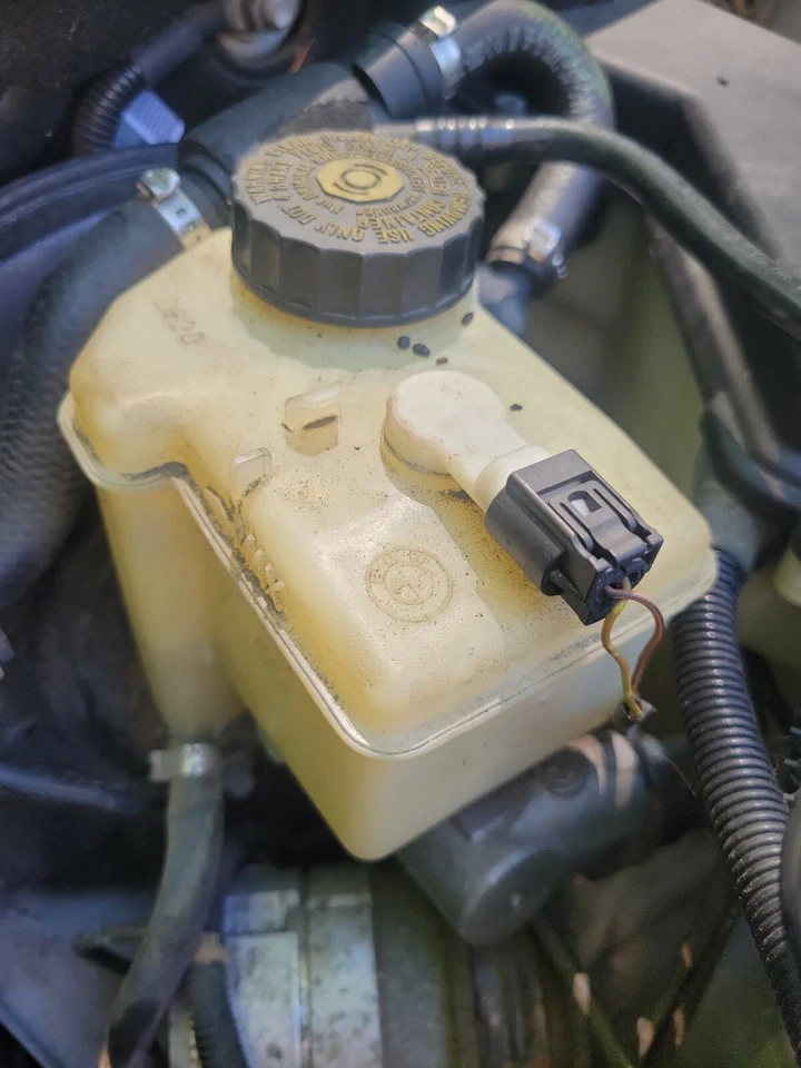 ГЛАВНЫЙ ТОРМОЗНОЙ ЦИЛИНДР 00 2000 BMW 328Ci 2,8 л 34-31-1-165-582 от оригинального производителя  - Изображение 1 из 1