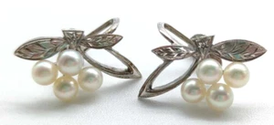Signierte Mikimoto Akoya Perlenohrringe in Silber Schraube zurück im Originaletui 1950er - Bild 1 von 16