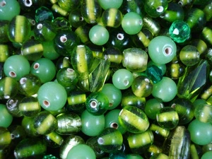 Glass Bead Green Mix 50g DIY Jewellery Jewelry Making Bracelets Earrings - Picture 1 of 2