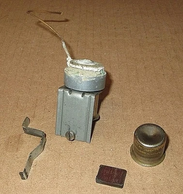 LIONEL #726RR/#736 BERKSHIRE,ORIGINAL SMOKE UNIT,W/PISTON/LEVER/SMOKE PUSH ROD - Image 1 of 3