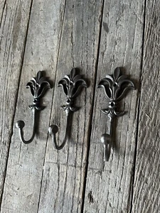 Set Of 3 - Cast Iron Fleur De Lis Hanger Hooks Entryway Bathroom - Picture 1 of 9