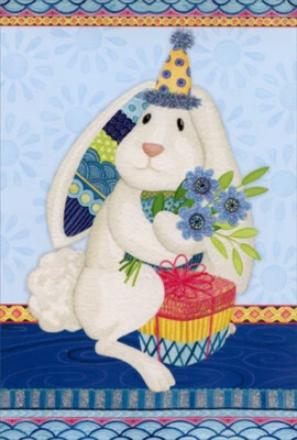 Tarjeta de cumpleaños Pictura White Bunny sosteniendo flores azules Nicole Tamarin retazos Foto 1 de 2