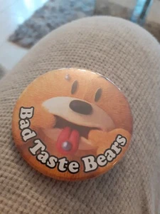 Insignia vintage Bad Taste Bear - Imagen 1 de 2