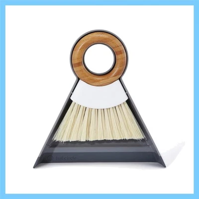 Juego de mini cepillos y recogedores Foto 1 de 4