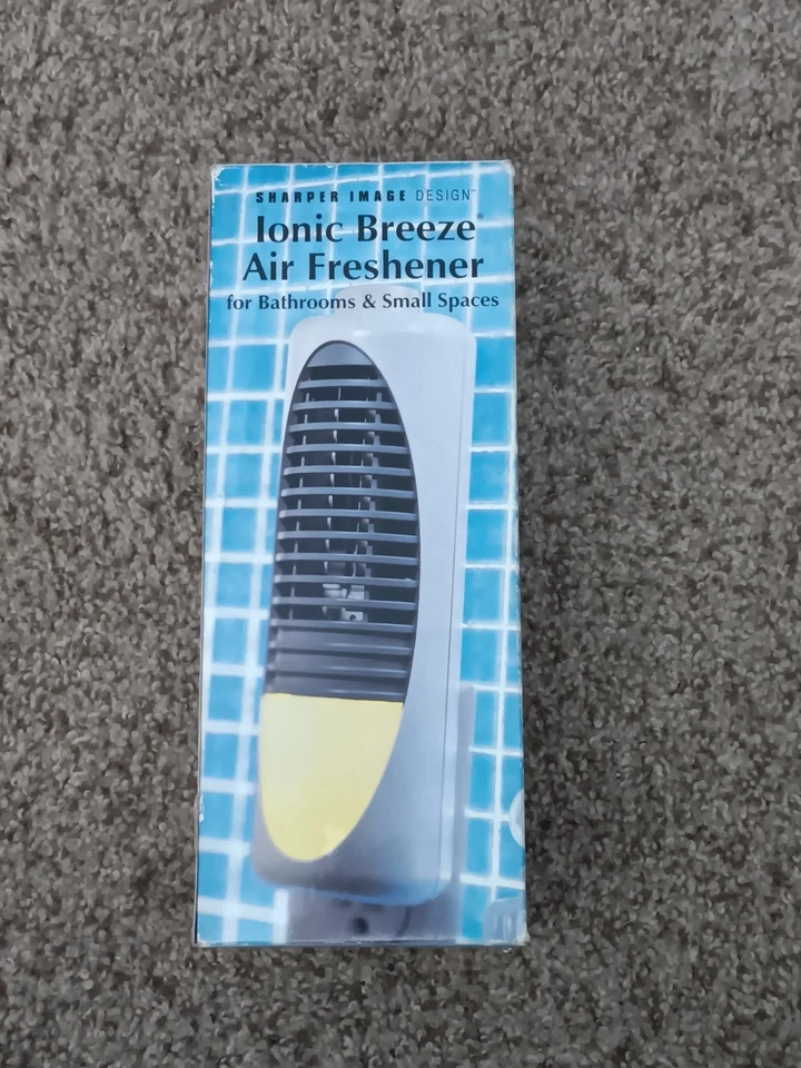 Ionic Breeze Sharper Image Plug In Air Purifier Freshener SI627 Sealed New - Image 1 of 2