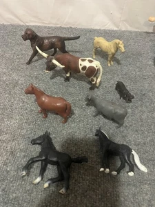 Lote de 8 estatuillas de plástico vintage de animales de caballo de zoológico de granja  - Imagen 1 de 6