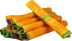Bandiere di Preghiera Tibetane - Confezione da 100 (10In x 11In) Medi Buddisti da Interno Esterno - Foto 1 di 2