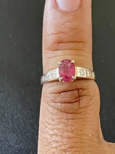 Anillo de diamantes y turmalina rosa de 0,83 quilates de oro amarillo de 14k. Talla 5,75 (F186) - Imagen 1 de 6