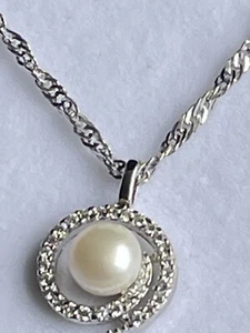 Sterling silver Cultured Pearl Swirl Pendant with a 24 “Chain Ideal For Wedding - Picture 1 of 5