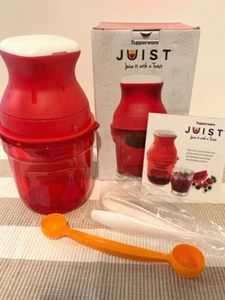 TUPPERWARE JUIST Hand Juicer with a Twist PLUS 2 bonus tools 500ml * New * - Picture 1 of 7