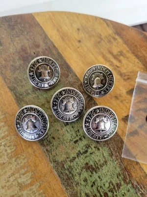 5 Vintage 1776 Liberty Bell Buttons - Image 1 of 4
