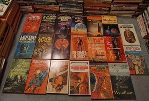 Vintage Lot Of 20 Random 60'S Science Fiction Paperbacks Ace Lancer RARE KOONTZ - Picture 1 of 14
