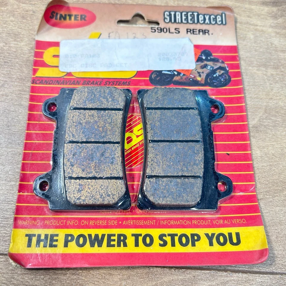 PASTILLAS FRENO SBS SINTER NUEVAS / TRASERAS / 590LS / YAMAHA XVZ 13 ROYAL STAR XV1600 XV17 Foto 1 de 2