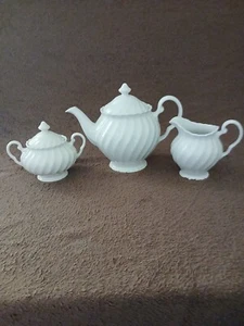Johnson Brothers Regency White Swirl dreiteiliges Teeservice - Bild 1 von 11