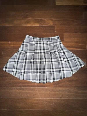 Falda Plisada H&M Blanco y Negro Cuadros EE. UU. Talla 4 Usada Foto 1 de 4