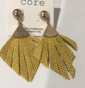 Ladies New Earrings With Tag never been worn color is yellow - Bild 1 von 2