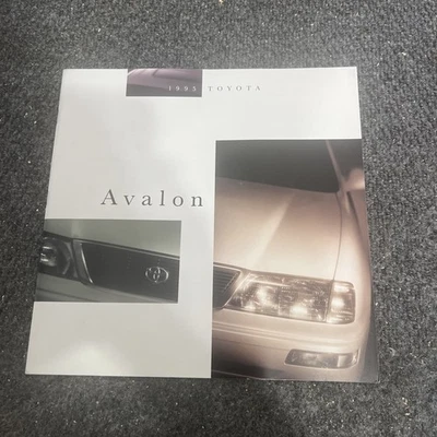 1995 Toyota Avalon sales catalogue brochure - Image 1 of 4